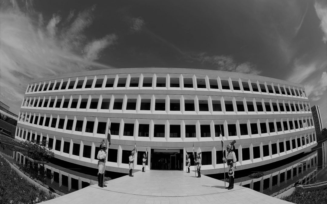 TCU decide que o acréscimo de valor anteriormente suprimido por aditivo contratual não configura compensação em contratos de publicidade